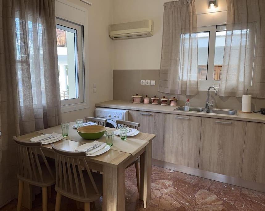 Comfortable 2 Bed Apt 5 Mins/Nafplio 10 Mins/Beach Διαμέρισμα Εξωτερικό φωτογραφία